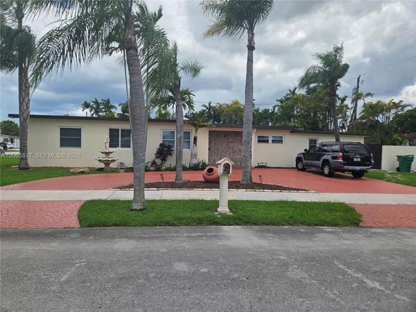 10500 SW 30th St, Miami, FL 33165