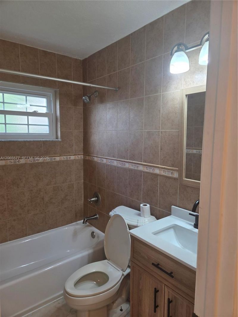 10500 SW 30th St, Miami, FL 33165 Photo