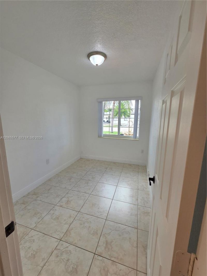 10500 SW 30th St, Miami, FL 33165 Photo