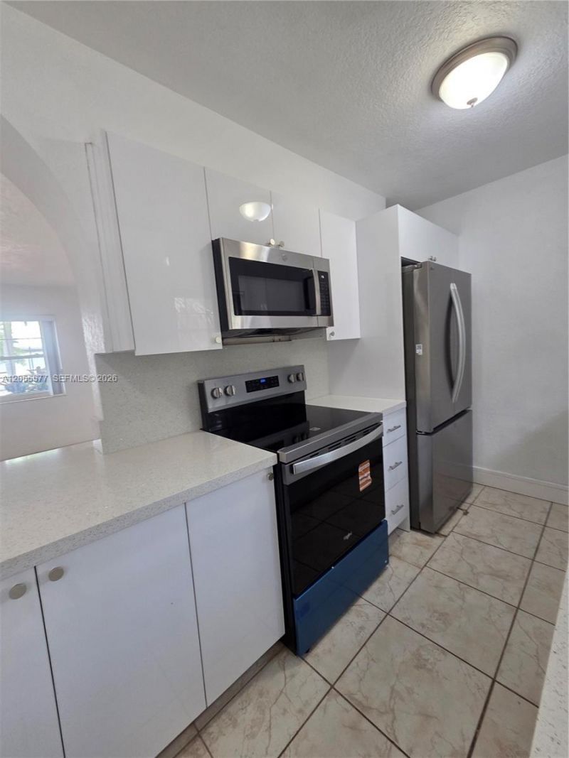 10500 SW 30th St, Miami, FL 33165 Photo