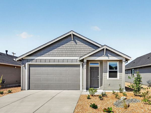 2717 NW 26th Loop North, Redmond, OR 97756