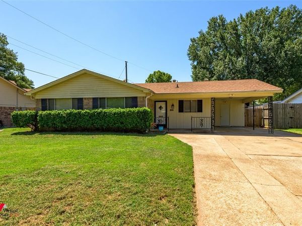 1404 Holiday Place , Bossier City, LA 71112