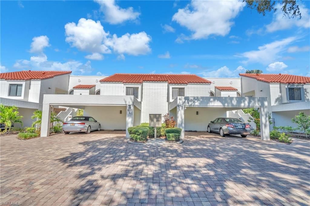 601 Beachwalk Cir, Unit 101, Naples, FL 34108 Photo