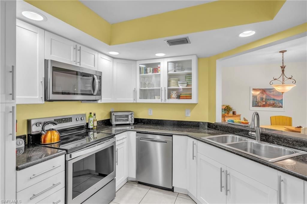 601 Beachwalk Cir, Unit 101, Naples, FL 34108 Photo