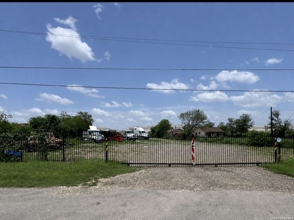 230 Garner, San Antonio, TX 78237