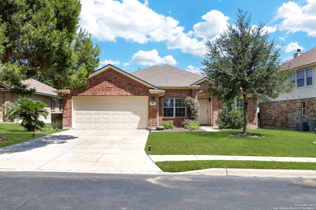 9815 Lockberry Ln, San Antonio, TX 78251 Main Photo