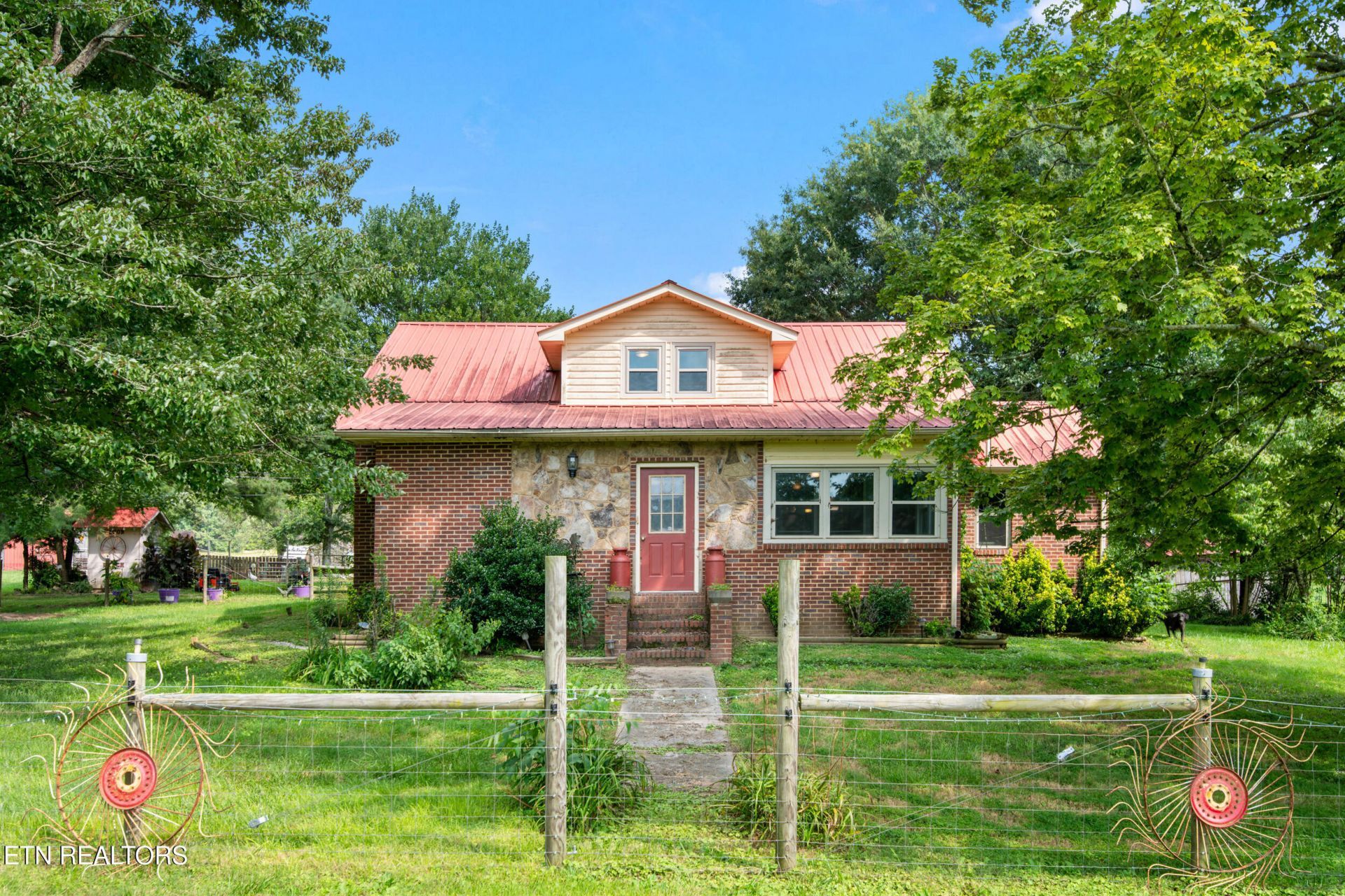 1245 Paint Rock Valley Rd, Philadelphia, TN 37846 Main Photo