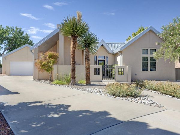 2204 Via Granada Place NW, Albuquerque, NM 87104