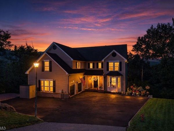 76 Canada Goose Dr, Allamuchy, NJ 07840