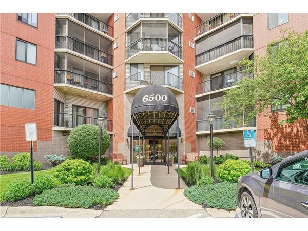 6500 Woodlake Drive, Unit 702, Richfield, MN 55423