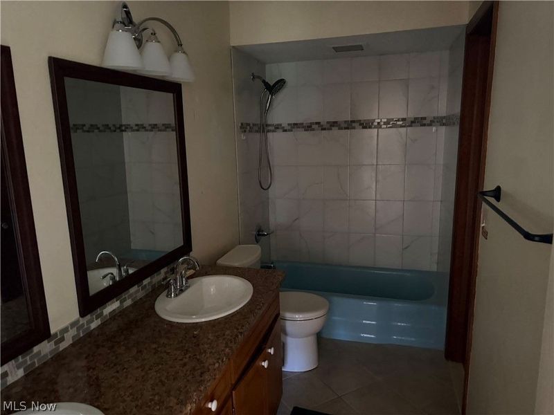 2 Meadowlawn Drive, Unit 8, Mentor, OH 44060 Photo 12