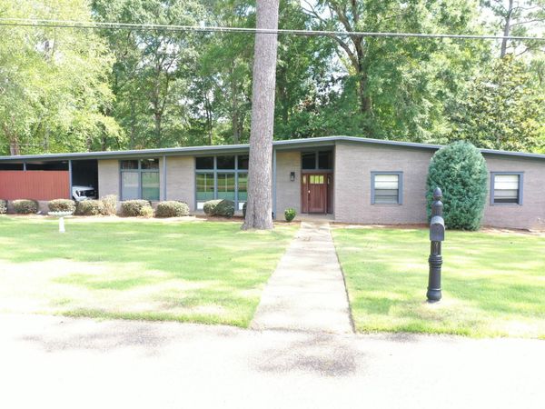 17 Glenwood Dr., Laurel, MS 39440
