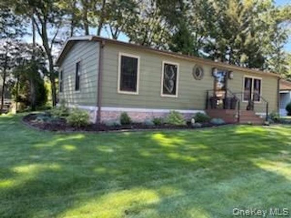 1661 OLD COUNTRY RD OLD COUNTRY Road , Unit 476, Riverhead, NY 11901