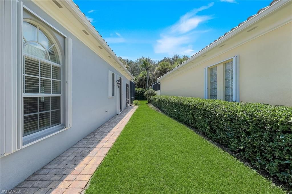 2709 Island Pond Ln, Naples, FL 34119 Photo