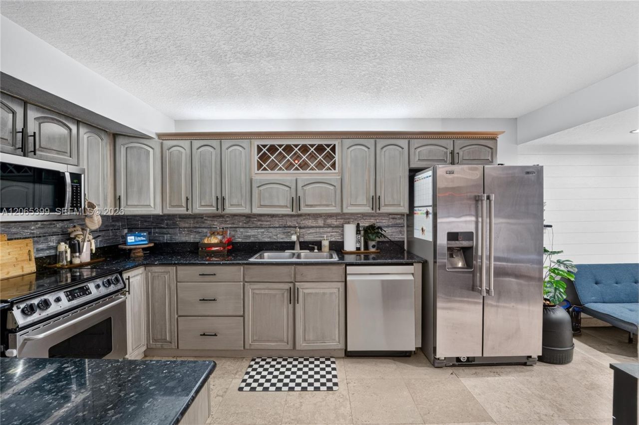 8703 Cleary Blvd, Plantation, FL 33324 Photo