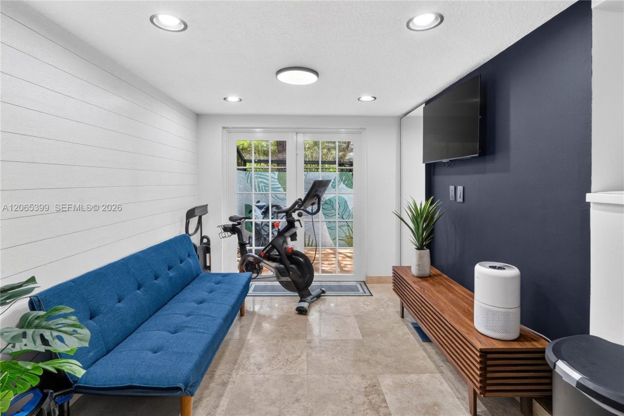8703 Cleary Blvd, Plantation, FL 33324 Photo