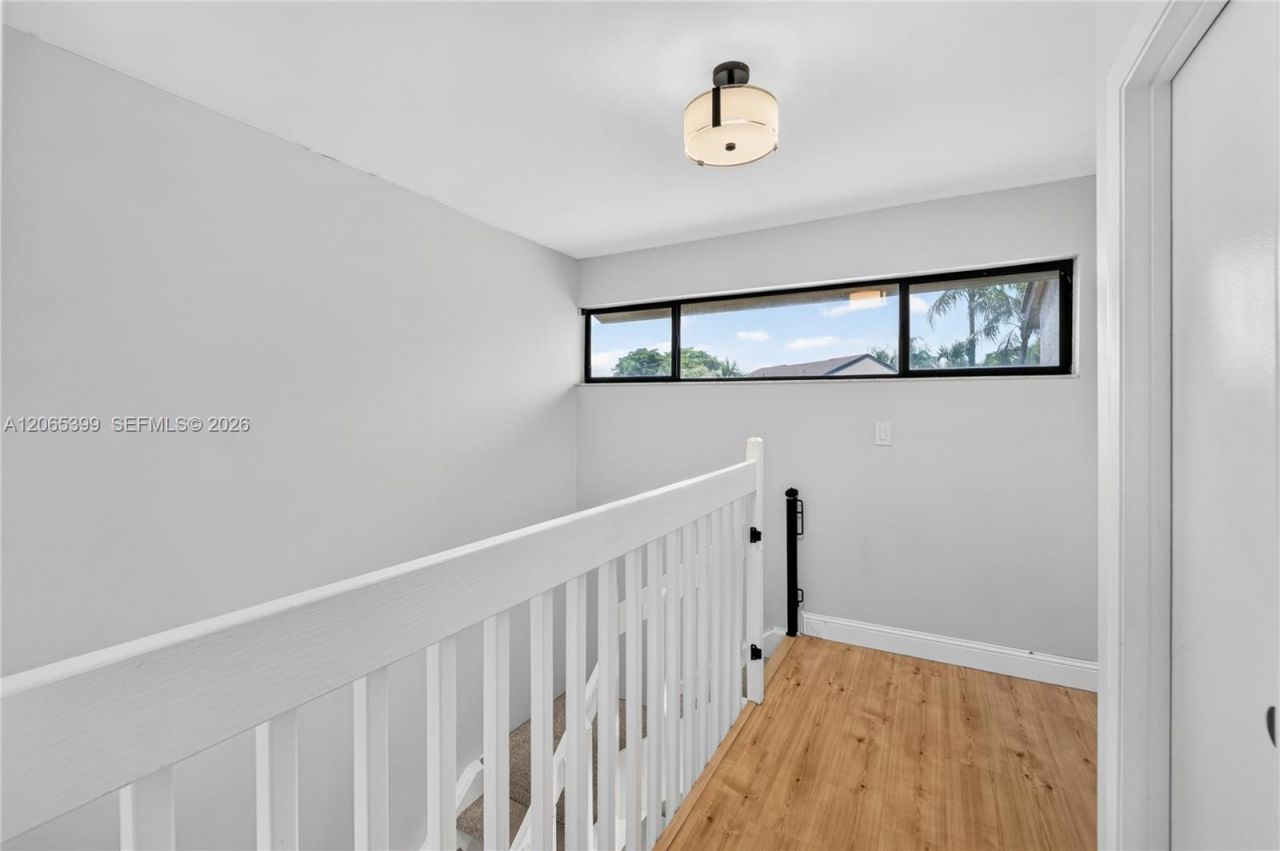 8703 Cleary Blvd, Plantation, FL 33324 Photo