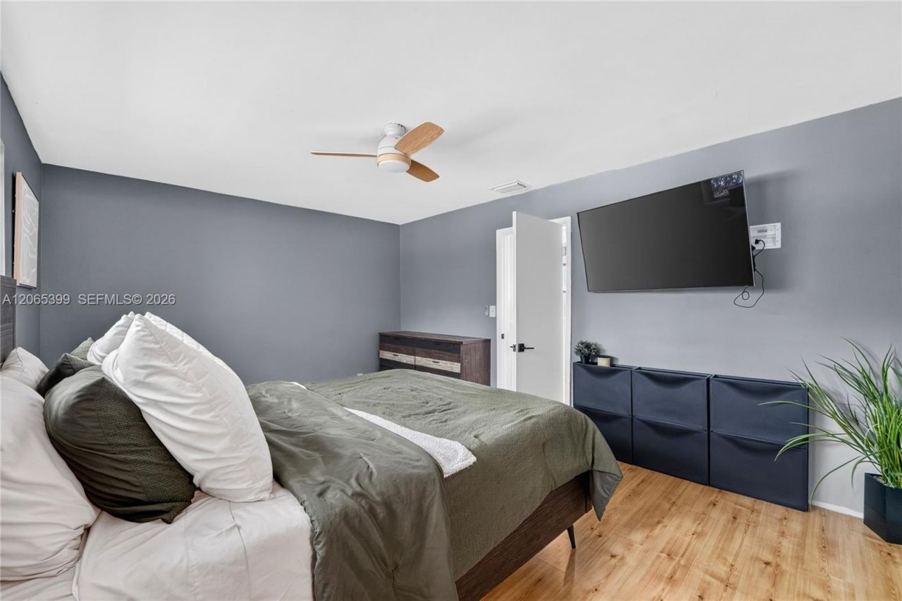 8703 Cleary Blvd, Plantation, FL 33324 Photo