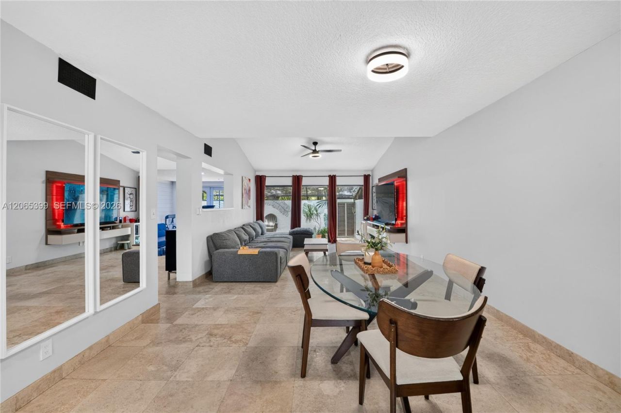 8703 Cleary Blvd, Plantation, FL 33324 Photo
