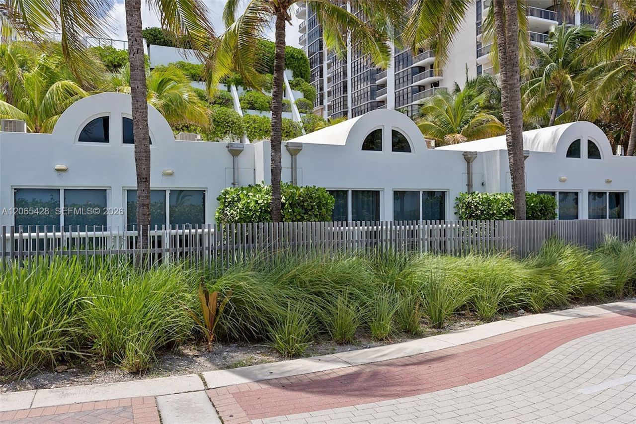 6365 Collins Ave, Unit TS-07, Miami Beach, FL 33141 Photo