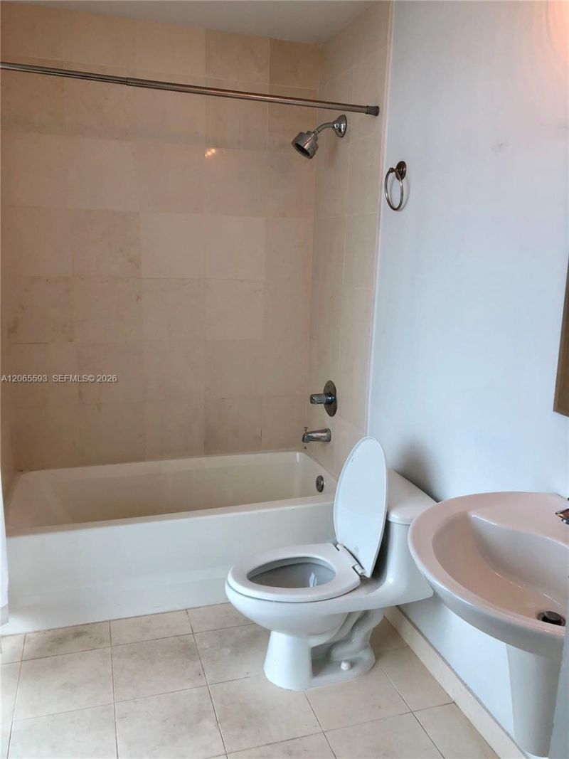 60 SW 13th St , Unit 2519, Miami, FL 33130 Photo
