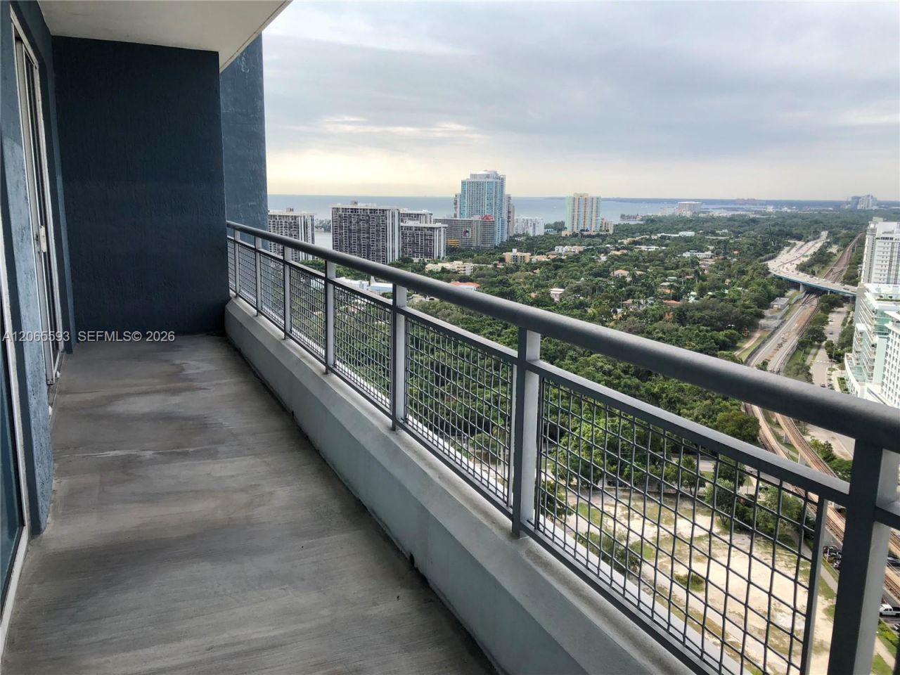 60 SW 13th St , Unit 2519, Miami, FL 33130 Photo
