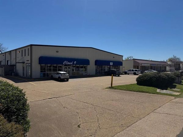 2058 East Texas , Bossier City, LA 71111
