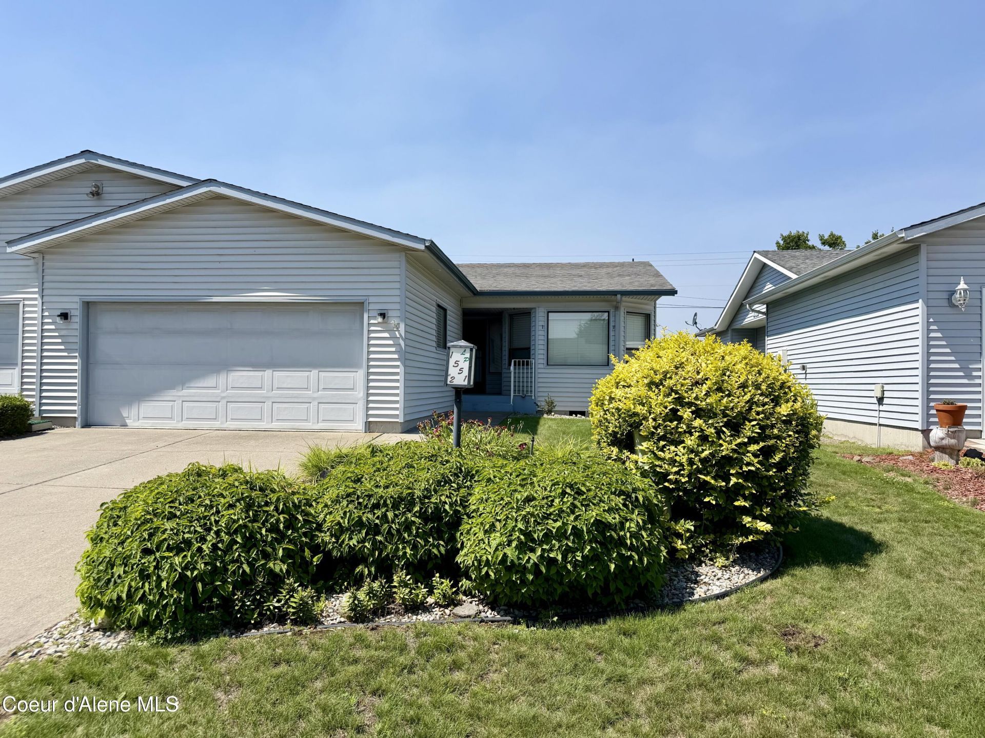 1551 W Woodlawn Dr  primary photo