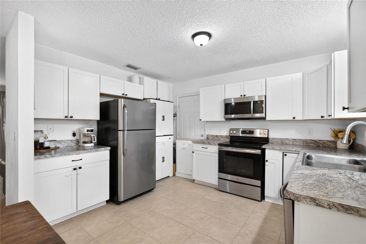 30832 Ridgeview Avenue , Mount Plymouth, FL 32776 Photo