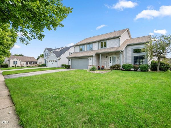 1909 Hartford Lane, Holland, OH 43528