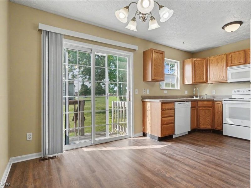 9598 Greenmeadow Road, Windham, OH 44288 Photo 10