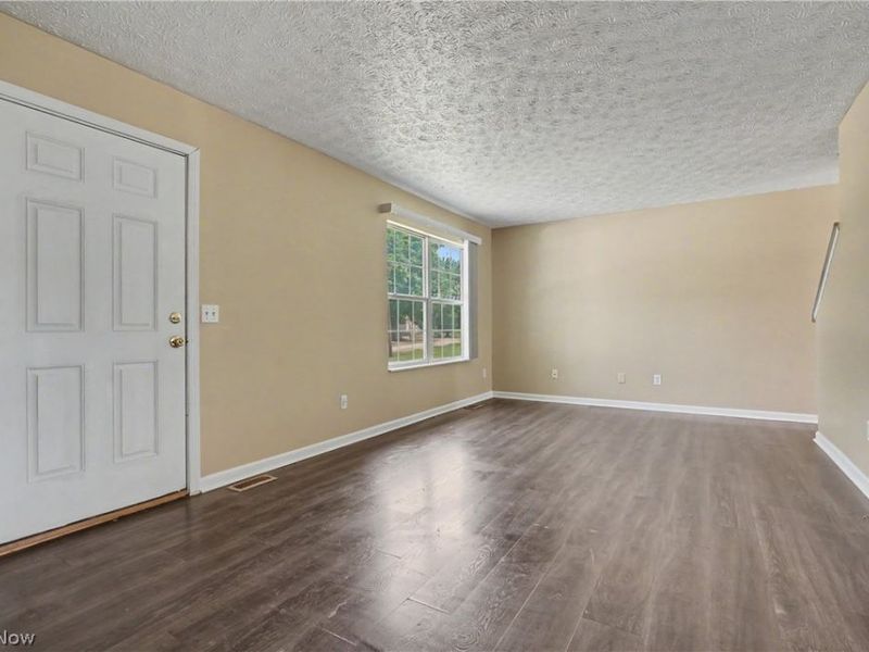 9598 Greenmeadow Road, Windham, OH 44288 Photo 4