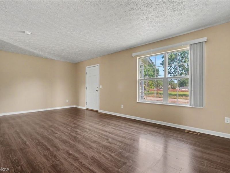 9598 Greenmeadow Road, Windham, OH 44288 Photo 5