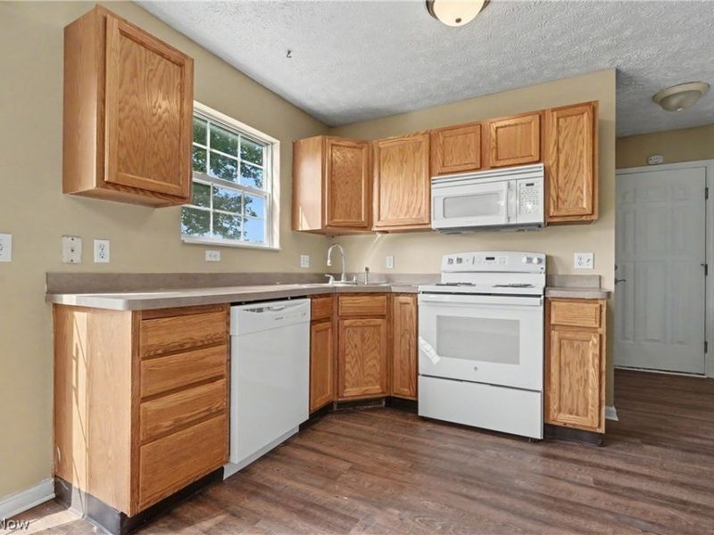 9598 Greenmeadow Road, Windham, OH 44288 Photo 7