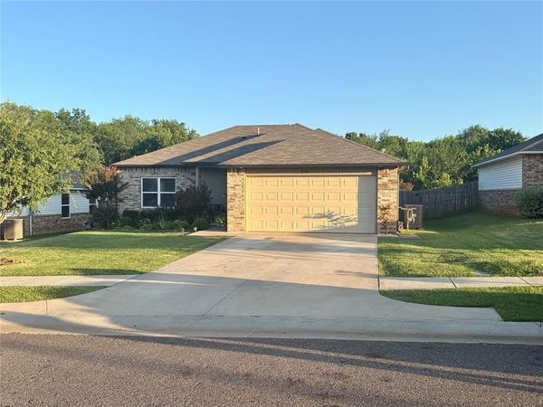 906 River Run Drive, Noble, OK 73068