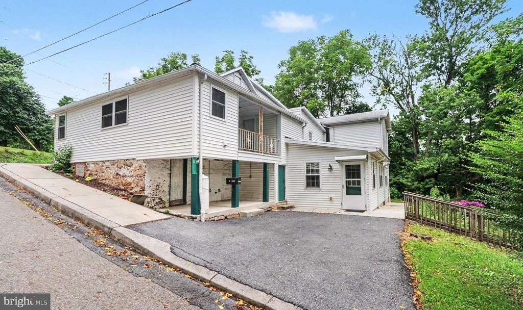11 MORGAN STREET, DUNCANNON, PA 17020