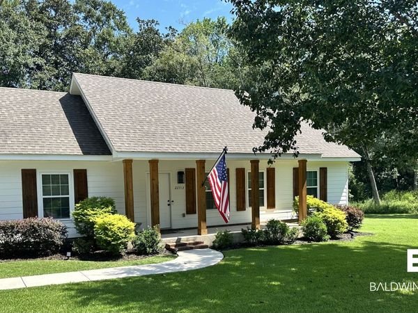 22713 Circle Dr, Robertsdale, AL 36567