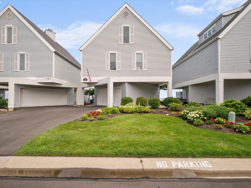 1615 Waters Edge Drive, Port Clinton, OH 43452 Photo 5