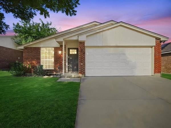 522 Berryhill Drive , Mansfield, TX 76063