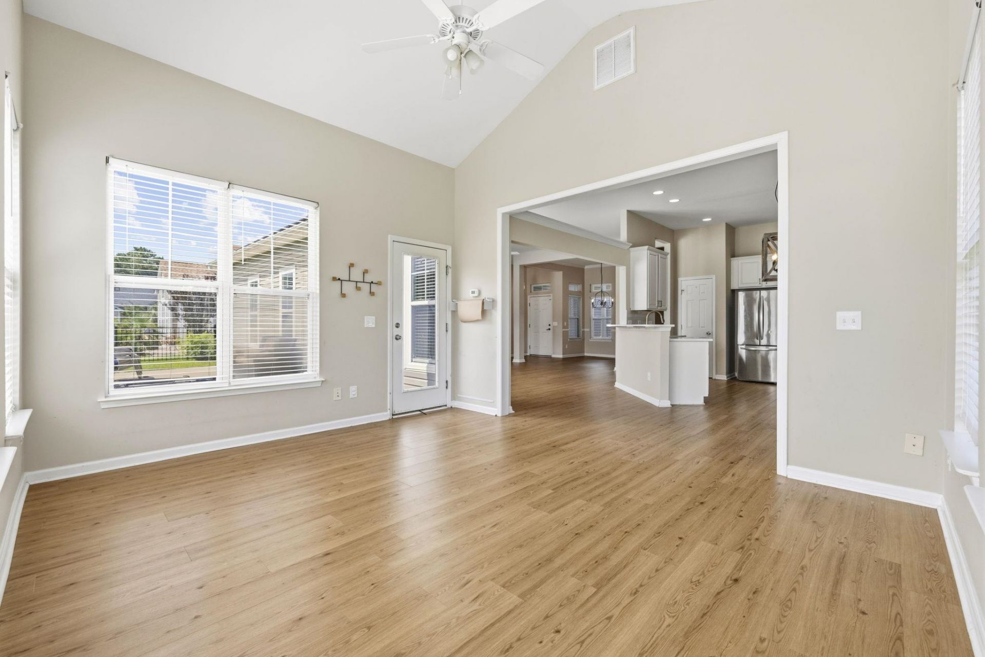 113 Haig Dr. Photo 20