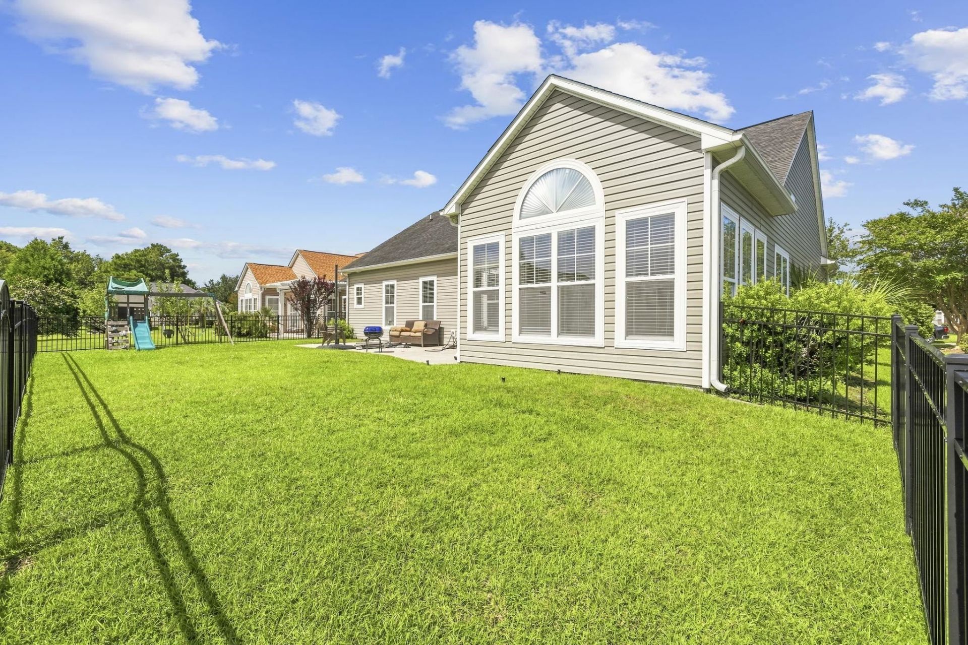 113 Haig Dr. Photo 35