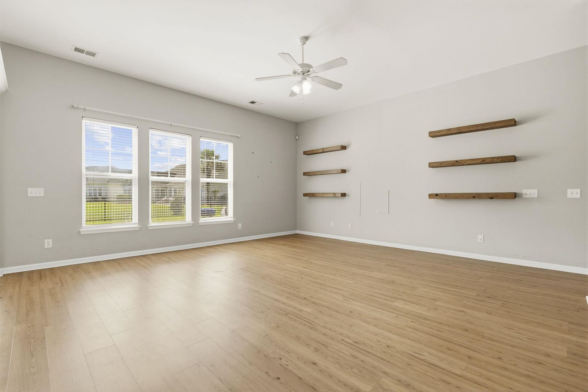 113 Haig Dr. Photo 4