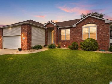8233 Mackenzie Road, Lincoln, NE 68505