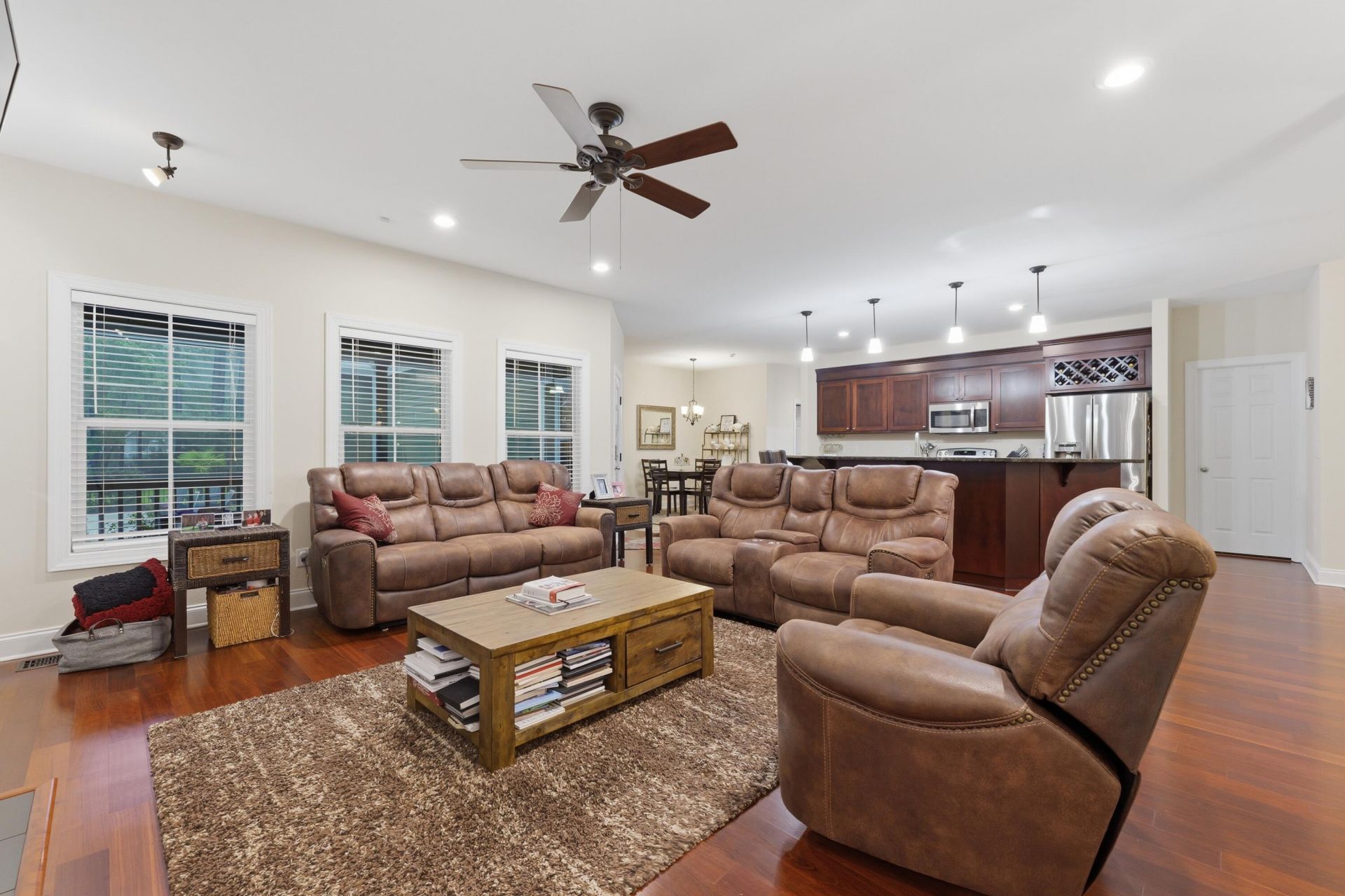 207 Summer Breeze Way Photo 11