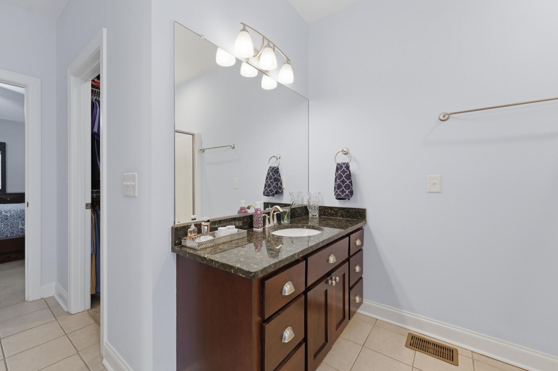 207 Summer Breeze Way Photo 23