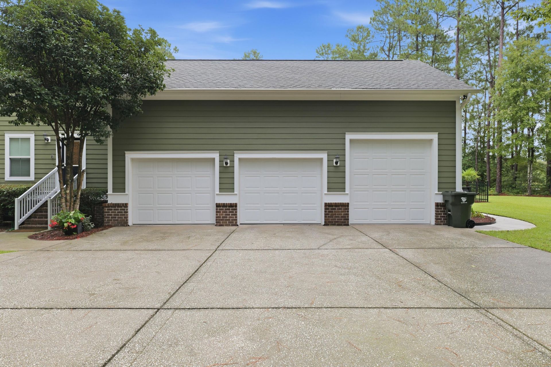 207 Summer Breeze Way Photo 5