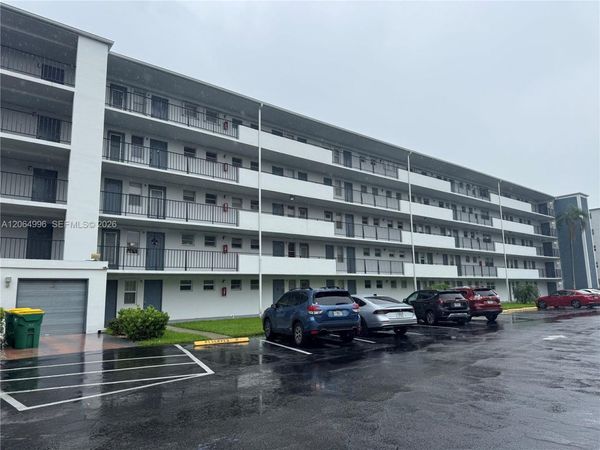 950 Hillcrest Dr , Unit 411, Hollywood, FL 33021