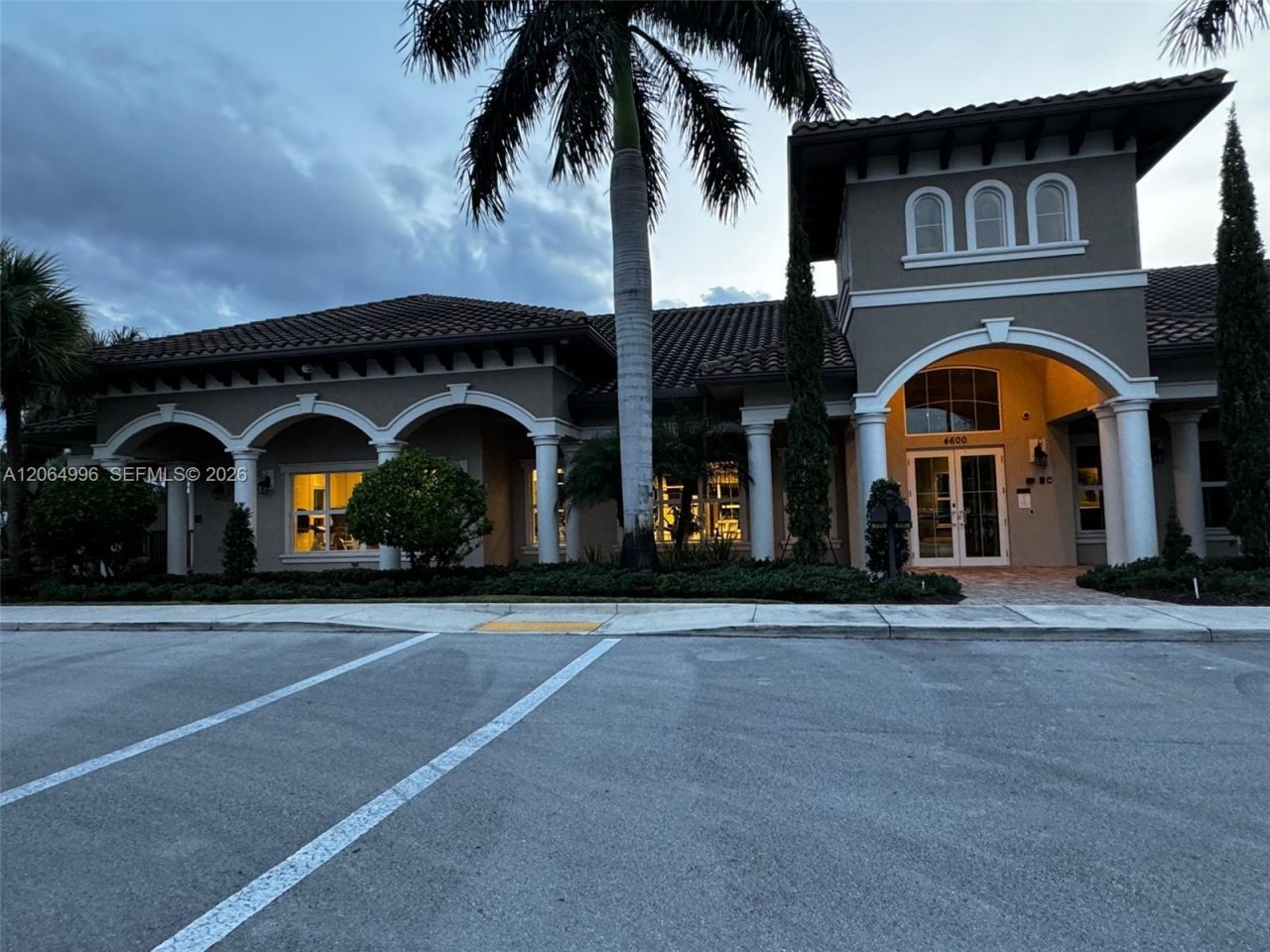 950 Hillcrest Dr , Unit 411, Hollywood, FL 33021 Photo