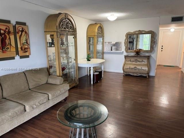 950 Hillcrest Dr , Unit 411, Hollywood, FL 33021 Photo
