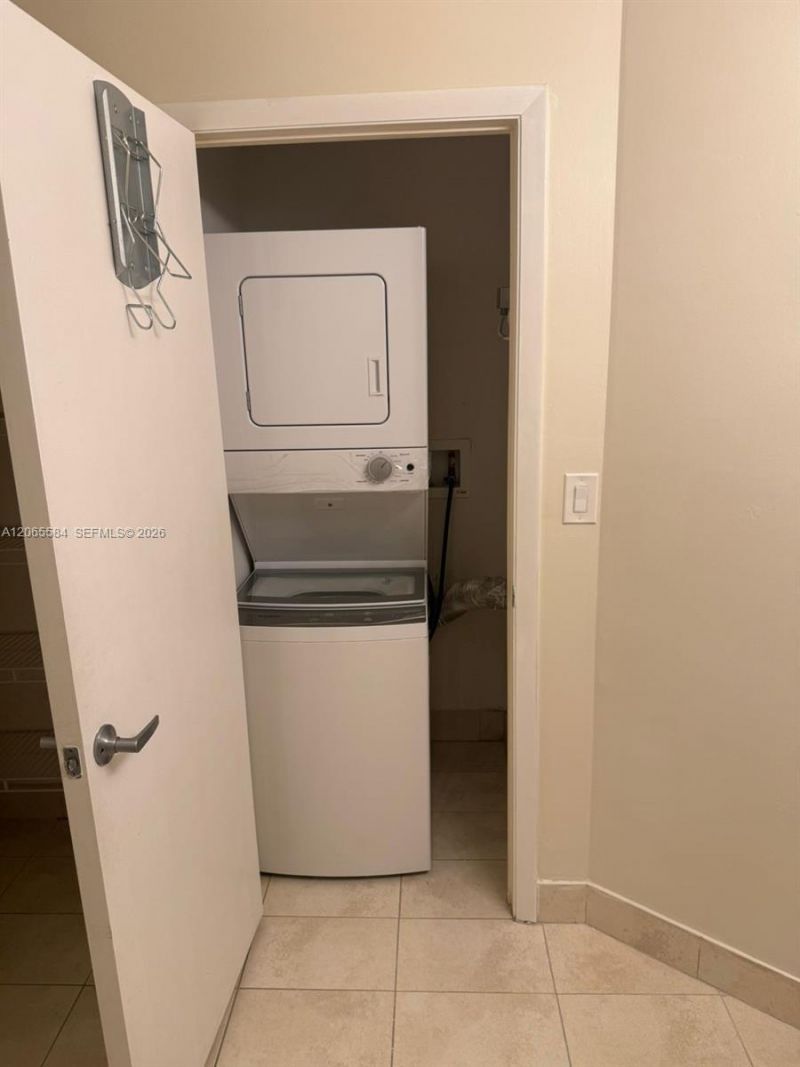 1900 N Bayshore Dr , Unit 1707, Miami, FL 33132 Photo